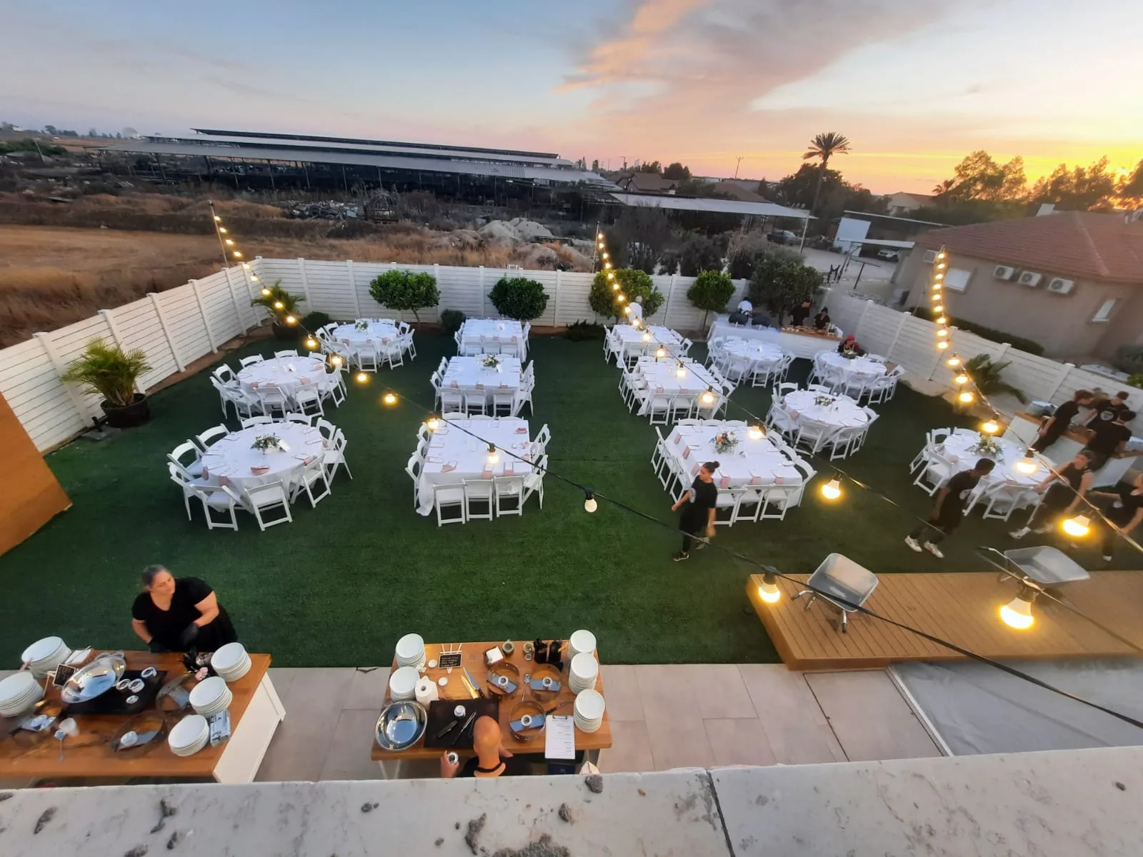 כיסאות להשכרה